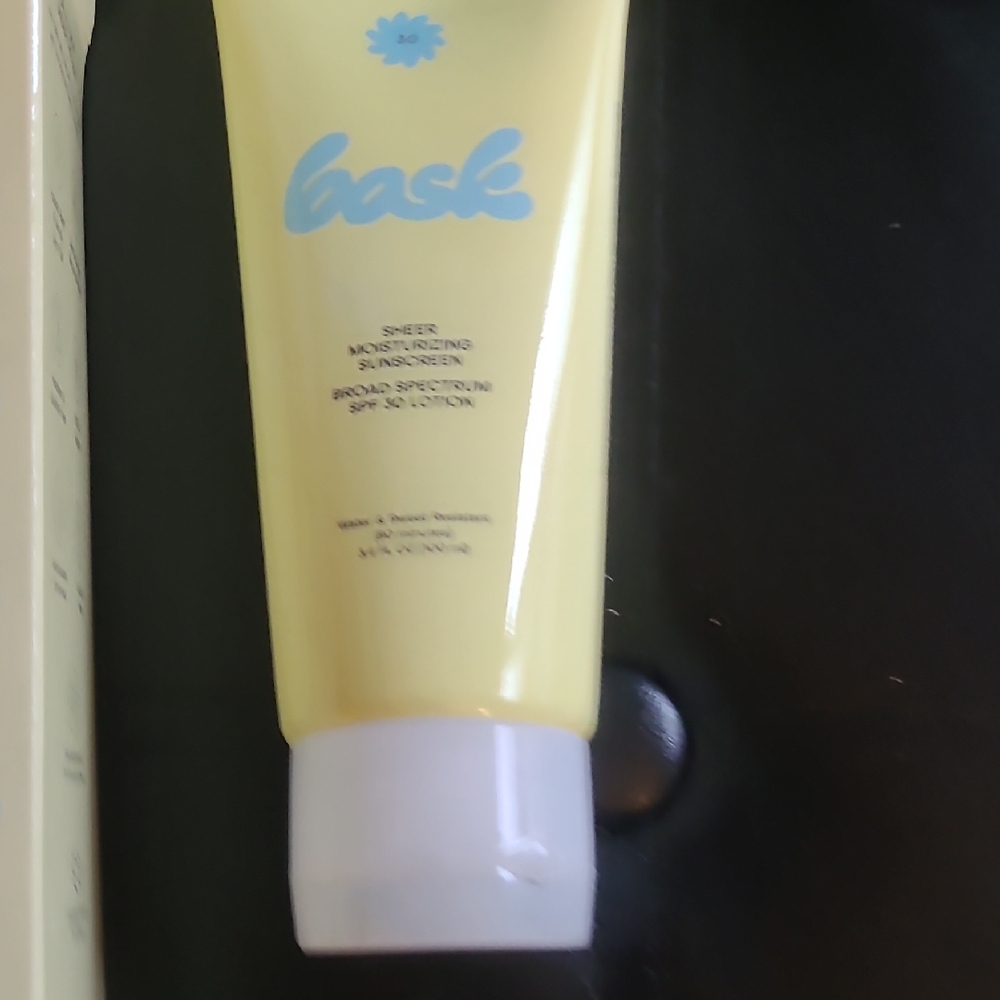 Yellow and White Suncare Collection Bath & Body
